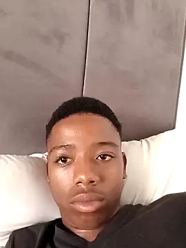 BLACK BOTTOM03 online show from December 1, 2025, 4:46 am