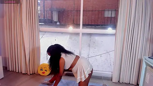 Snapshot of ElizabethBell_ chatting on February 1, 2026, 10:08 pm ElizabethBell online show from February 1, 2026, 10:08 pm