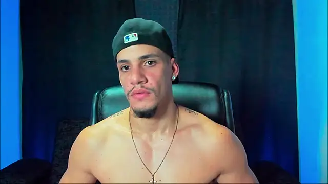 jhonnysnow17 online show from November 18, 2025, 3:43 am