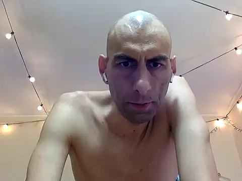 Snapshot of HandsomeAlfie chatting on October 5, 2025, 11:17 pm HandsomeAlfie online show from October 5, 2025, 11:17 pm