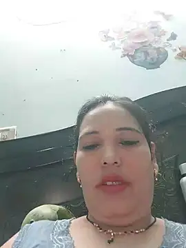 Poojabhabi101 online show from July 14, 2026, 5:12 am