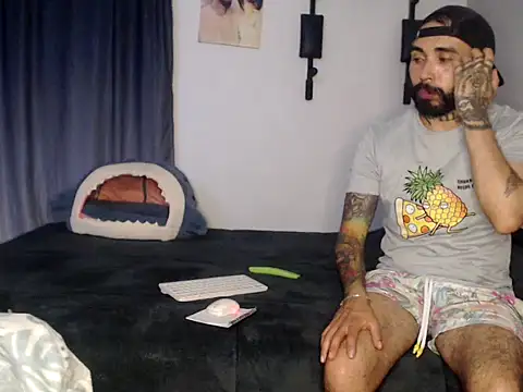 Snapshot of transgenderboy chatting on November 23, 2025, 1:26 am transgenderboy online show from November 23, 2025, 1:26 am