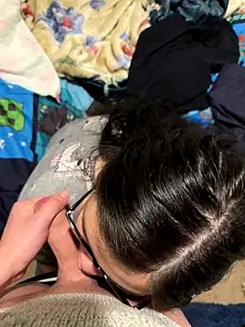 LiverandBrat77 online show from November 12, 2025, 4:55 pm