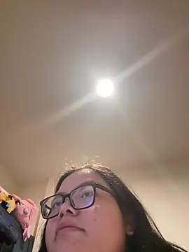 Snapshot of LiverandBrat77 chatting on April 4, 2026, 2:18 am LiverandBrat77 online show from April 4, 2026, 2:18 am