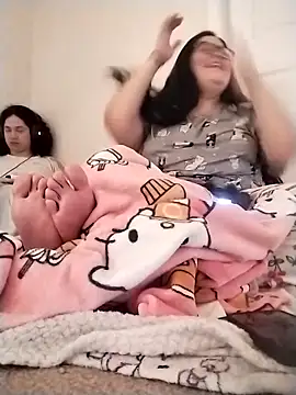 LiverandBrat77 online show from February 12, 2026, 3:45 pm