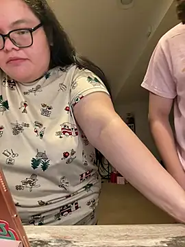 Snapshot of LiverandBrat77 chatting on April 11, 2026, 11:30 pm LiverandBrat77 online show from April 11, 2026, 11:30 pm