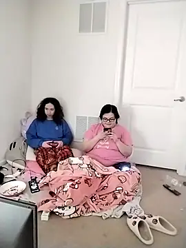 LiverandBrat77 online show from February 10, 2026, 5:12 pm