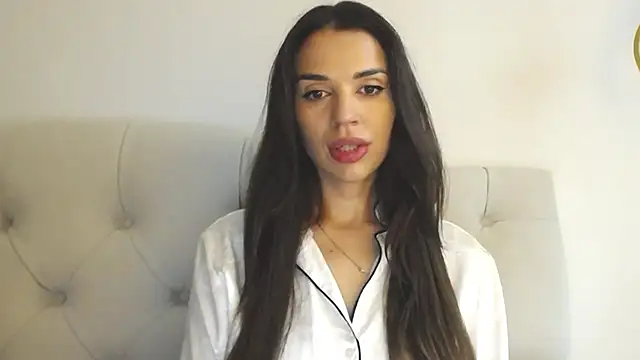 Mika Gold online show from September 18, 2025, 3:15 pm