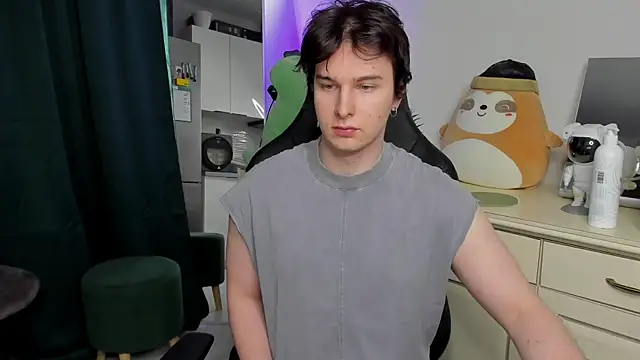 Vincent Strong online show from April 13, 2026, 9:13 am