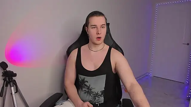 Vincent Strong online show from February 10, 2025, 7:47 am