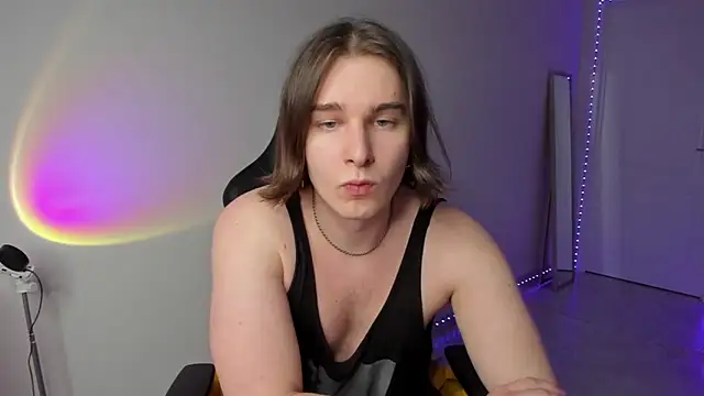 Vincent Strong online show from March 19, 2025, 4:34 pm