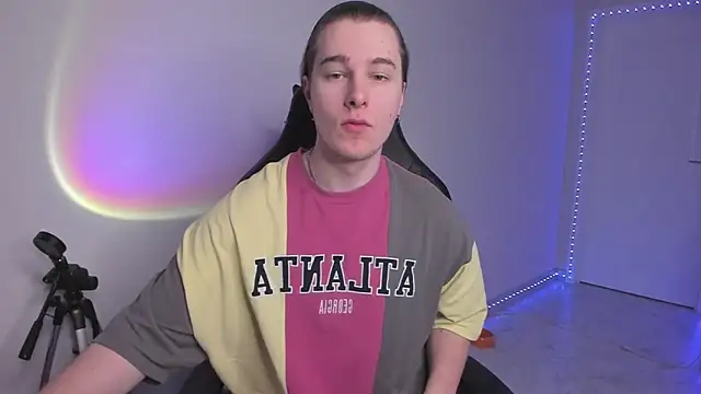 Vincent Strong online show from February 13, 2025, 7:45 am