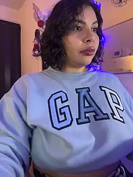 GigiiStone online show from December 15, 2025, 11:42 pm