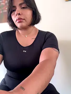 GigiiStone online show from November 2, 2025, 8:58 pm