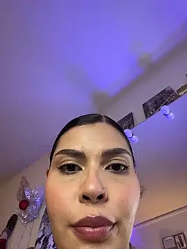 GigiiStone online show from December 17, 2025, 9:53 pm