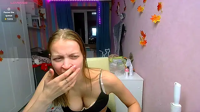   Aphrodita  wow   online show from November 24, 2025, 12:27 pm