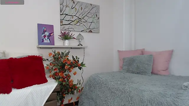 sofia perez    online show from November 11, 2025, 8:14 pm