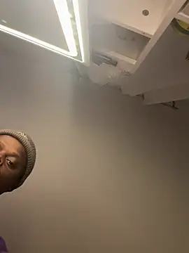PrinceofZamunda752 online show from January 6, 2025, 2:14 pm