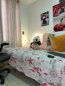 zafiro mo0n online show from February 4, 2026, 9:54 pm