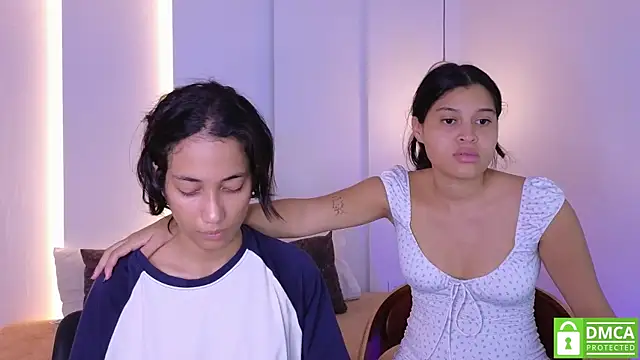 hot little bunny online show from October 31, 2025, 9:00 pm