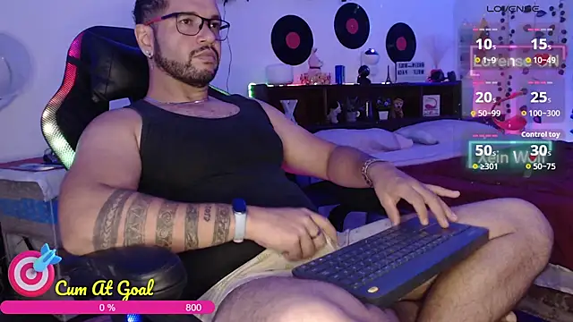 Snapshot of Xein_WoIf chatting on June 9, 2026, 2:45 am Xein WoIf online show from June 9, 2026, 2:45 am