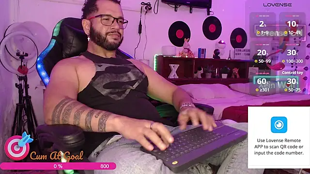 Snapshot of Xein_WoIf chatting on August 2, 2026, 2:43 am Xein WoIf online show from August 2, 2026, 2:43 am