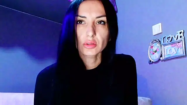 Siaconna online show from November 11, 2025, 6:41 am