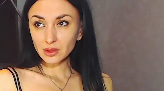 Snapshot of Siaconna chatting on February 16, 2025, 6:32 am Siaconna online show from February 16, 2025, 6:32 am