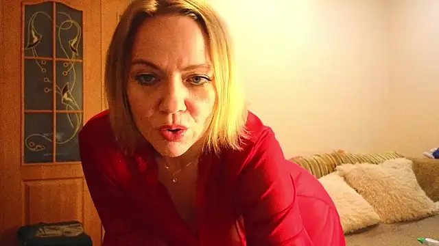 Snapshot of YourQueenX chatting on March 27, 2026, 9:10 am YourQueenX online show from March 27, 2026, 9:10 am