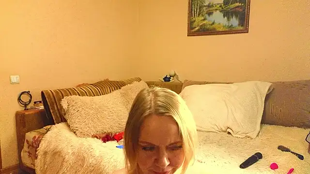 Snapshot of YourQueenX chatting on March 30, 2026, 4:58 am YourQueenX online show from March 30, 2026, 4:58 am