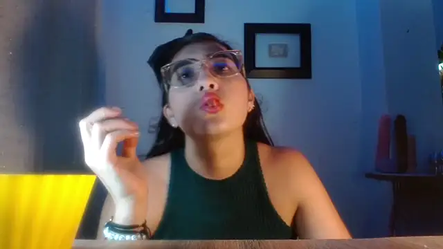 DaMikaela  online show from February 10, 2026, 6:51 pm