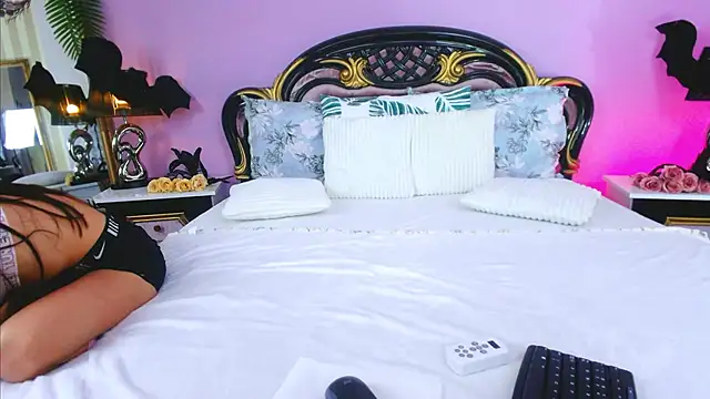 MyaJenson online show from October 28, 2025, 5:18 am