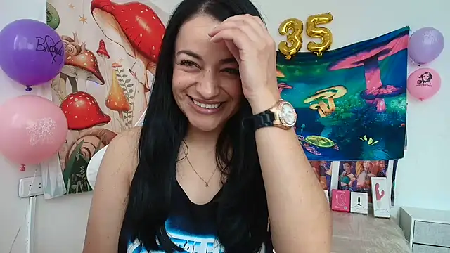 Snapshot of LovelyAzucena chatting on May 1, 2026, 2:44 pm LovelyAzucena online show from May 1, 2026, 2:44 pm