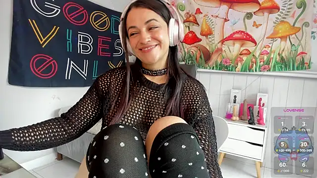 LovelyAzucena online show from November 26, 2025, 1:55 pm