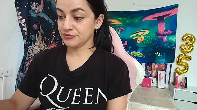 Snapshot of LovelyAzucena chatting on May 23, 2026, 2:49 pm LovelyAzucena online show from May 23, 2026, 2:49 pm
