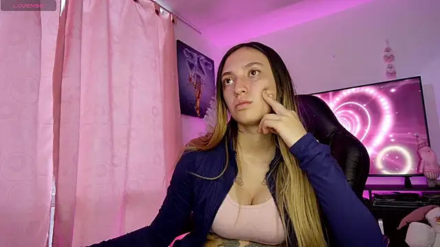 TiffanyBela online show from December 4, 2025, 9:14 pm