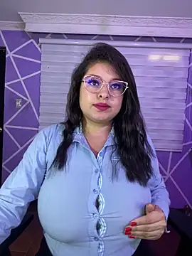 Snapshot of MiiaaJoness chatting on April 24, 2026, 4:20 pm MiiaaJoness online show from April 24, 2026, 4:20 pm