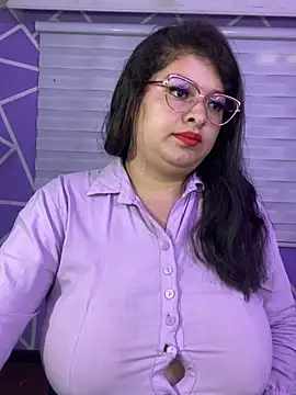 Snapshot of MiiaaJoness chatting on May 15, 2026, 5:22 pm MiiaaJoness online show from May 15, 2026, 5:22 pm