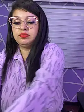 Snapshot of MiiaaJoness chatting on May 7, 2026, 8:34 pm MiiaaJoness online show from May 7, 2026, 8:34 pm