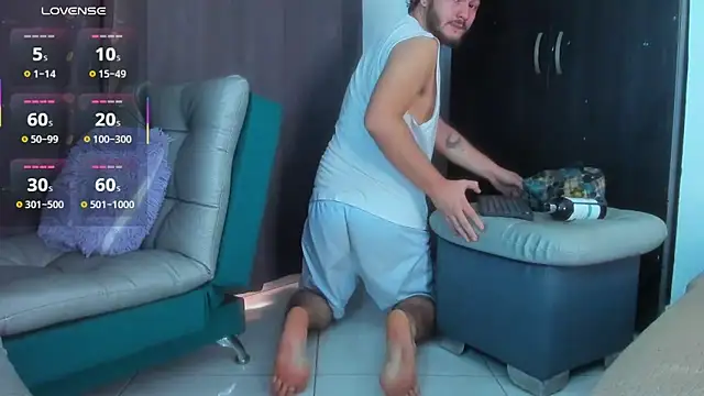 Snapshot of JacoLive chatting on November 20, 2025, 7:36 pm JacoLive online show from November 20, 2025, 7:36 pm