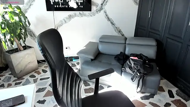 CelesteBrucee online show from December 1, 2025, 7:59 pm