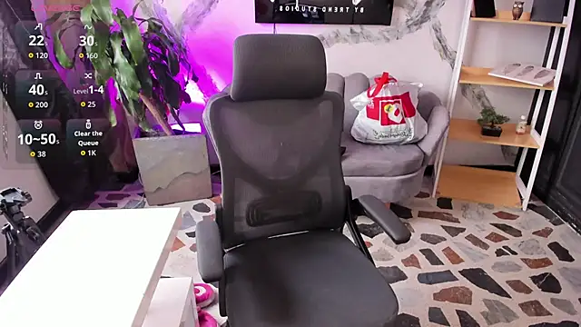 CelesteBrucee online show from February 21, 2026, 9:28 pm