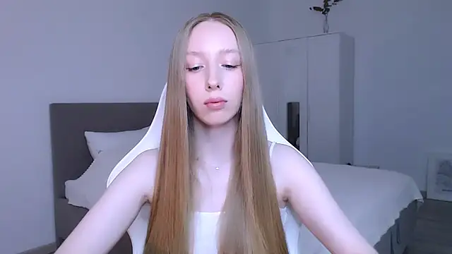 Luna insniity online show from November 20, 2025, 8:09 pm