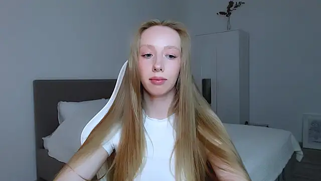 Luna insniity online show from September 9, 2025, 8:51 pm