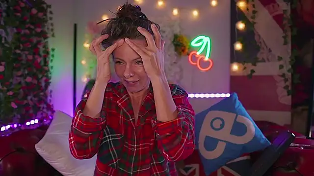 AmicaBentley online show from March 23, 2026, 6:13 am