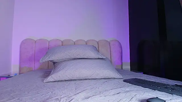 Snapshot of lucyy_gray chatting on November 27, 2025, 3:18 am lucyy gray online show from November 27, 2025, 3:18 am