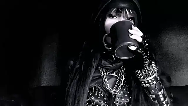 XXIOUX online show from March 10, 2026, 2:32 pm