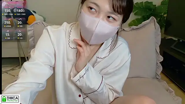 SUZU  online show from February 20, 2026, 10:44 pm