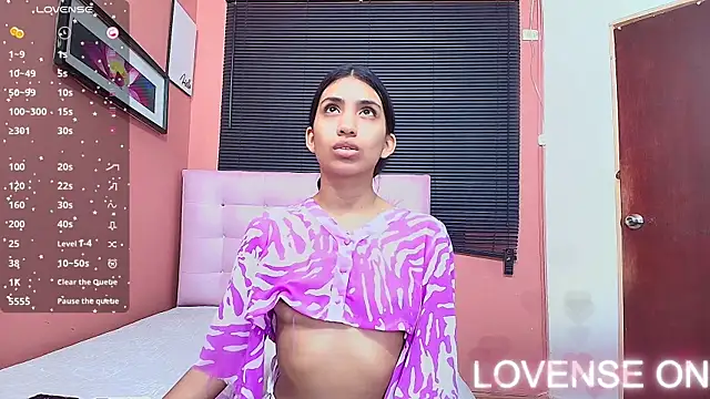 littlee emilyy  online show from December 29, 2024, 1:38 pm