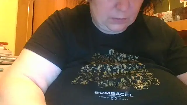 Nataliesbestjuggs online show from November 14, 2025, 10:57 pm